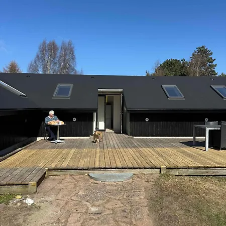 Stort Sommarhus Nära Och Hamn Semesterbostad